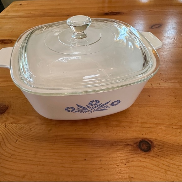 Vintage CorningWare dish 1 1/2 quart casserole dish from the "Blue Cornflower" - Picture 4 of 5
